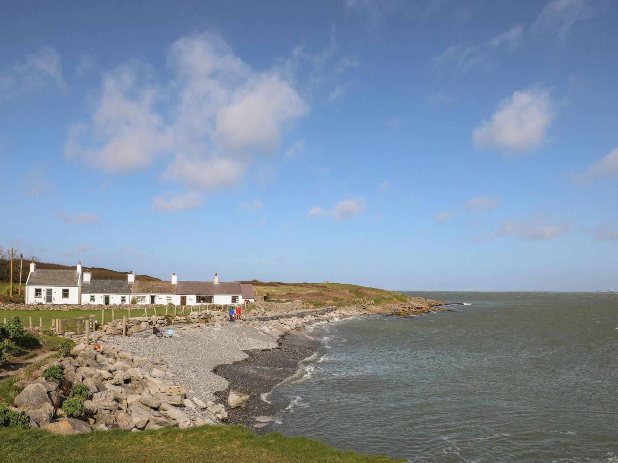 Halcyon Villa Moelfre Exterior photo
