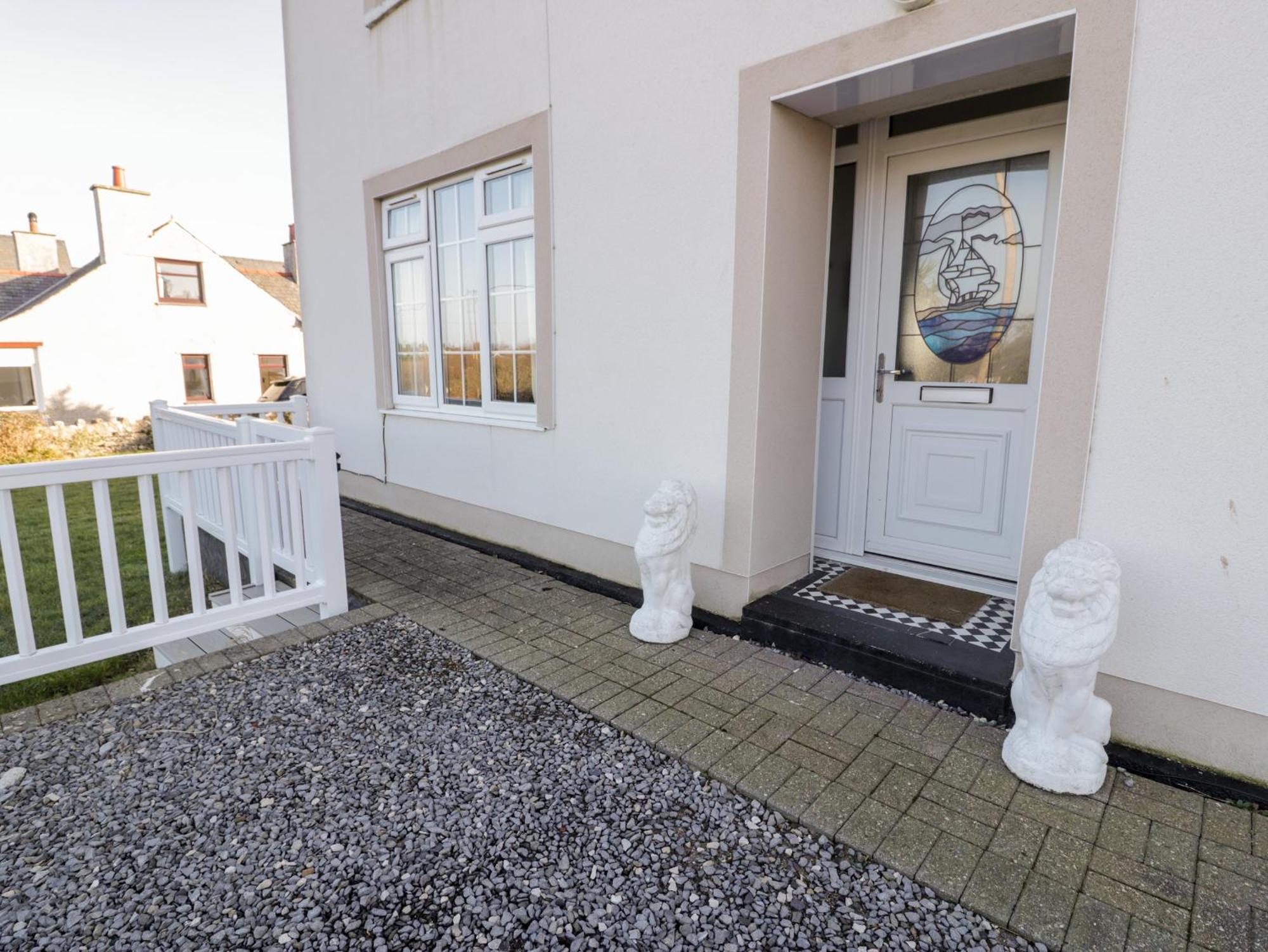 Halcyon Villa Moelfre Exterior photo
